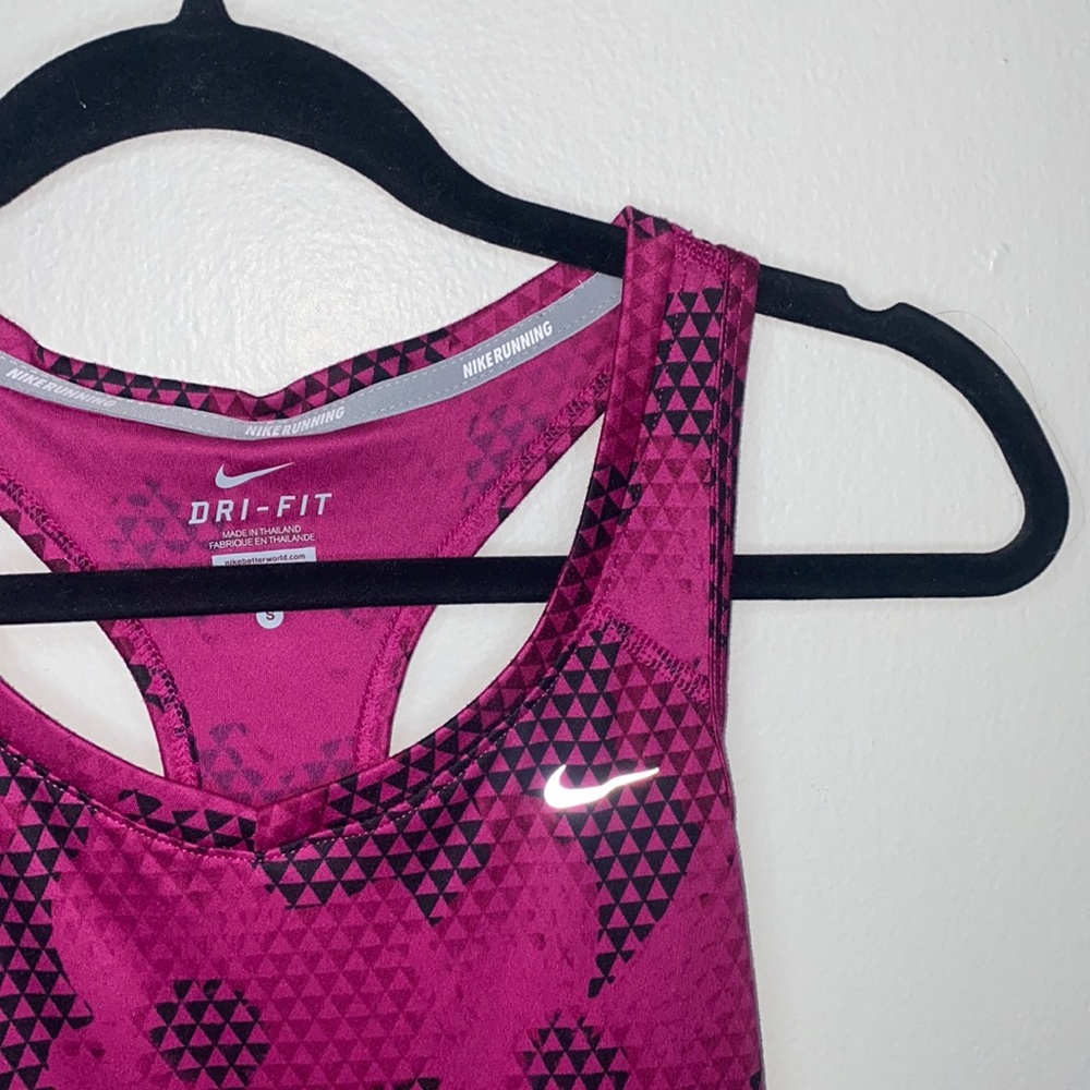 🪼Pink and black Nike Dri-fit tank top! - Picture 1 of 6